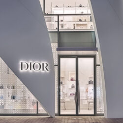 Neue Fassade für den neuen Dior-Flagshipstore in Genf